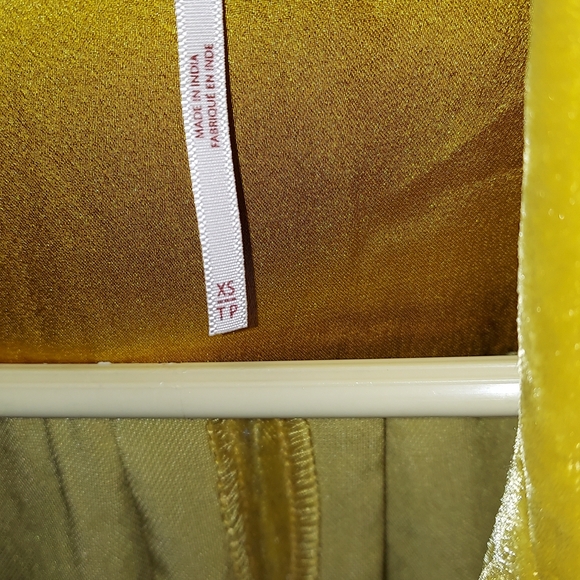 FREE PEOPLE Crushed Gold Velvet Romper Size XS - Picture 6 of 6